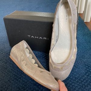 Tahari “Daisy” ballet flats size 8